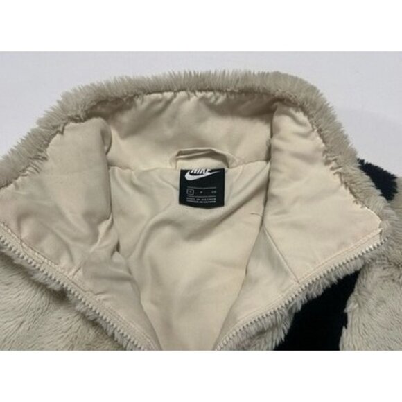Nike Women’s Fluffy Faux Fur Cream & Black Jacket Size Small DM1759 - Picture 4 of 9